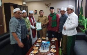 Pertemuan antara Fukhis dan Plt Bupati Bekasi, Senin (15/04) pagi.