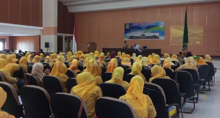 Peserta yang menghadiri Rapat Kerja Daerah (Rakerda) program Pemberdayaan Perempuan dan Keluarga Berencana (PPKB) Kabupaten Bekasi, Selasa (29/03).