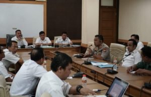 Rapat internal Pemkab Bekasi terkait persoalan TPA Burangkeng di ruang rapat Sekda Kabupaten Bekasi, Rabu (06/03) | Foto: Humas Pemkab Bekasi