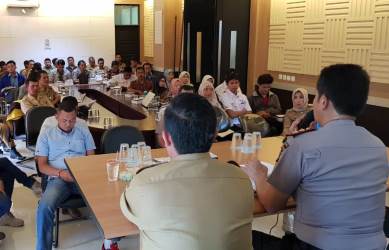 Rapat kesiapan World Clean Up Day 2018 di Kabupaten Bekasi pada Sabtu 15 September mendatang di ruang rapat Dinas Lingkungan Hidup, Senin (10/09).