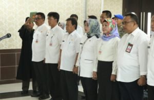Sejumlah pejabat Eselon II yang terkena rotasi jabatan di lingkungan Pemkab Bekasi, Rabu (19/06) lalu | Foto: Humas Pemkab Bekasi