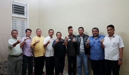 Pertemuan yang dilakukan PKS dan Partai Demokrat dengan Ahmad Dhani di kediaman Sa'duddin beberapa waktu lalu.