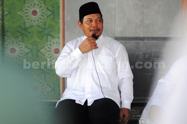 Anggota Komisi II DPR RI sekaligus Bupati Bekasi periode 2007 – 2012, Sa'duddin saat reses anggota DPR RI di Masjid At Tauhid, Deltamas, Jum'at (25/03).