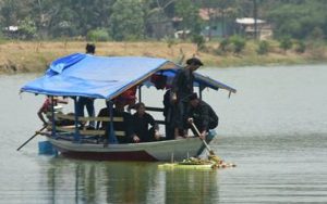 Tradisi sedekah bumi di Situ Rawa Binong, Sabtu (14/09) pagi.