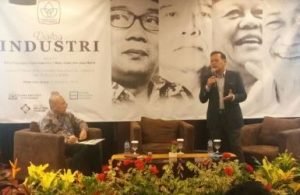Calon Gubernur Jawa Barat, Sudrajat saat menyampaikan komitmen dan gagasan di acara bertajuk Dialog Industri yang digelar President University di Hotel PEC Jababeka Selasa (27/03).
