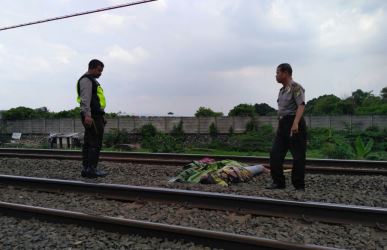 tabrak kereta di cibitung