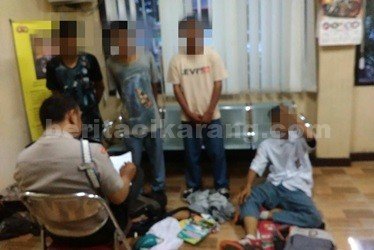 Polisi amankan empat orang siswa yang diduga menjaadi pemicu rencana aksi tawuran di Polsek Tambun.