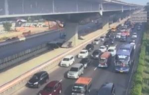 Kamacetan di ruas tol Jakarta Cikampek, Kamis (30/05).