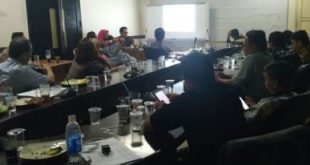 Rapat Tim Perunding Upah Minimum Sektoral Kabupaten (UMSK) Kabupaten pada Kamis (15/03) kemarin di ruang rapat Dinas Tenaga Kerja Kabupaten Bekasi.
