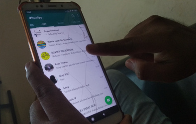 Layanan media sosial berupa whatsapp milik sejumlah pengguna di Kabupaten Bekasi mengalami kendala dan tidak bisa diakses, Rabu (22/05) siang.