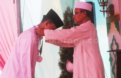 Prosesi wisuda di Pondok Pesantren An Nawawi Al Islamy yang berada di Kp. Selang Bojong RT 05/01 Kelurahan Wanasari, Kecamatan Cibitung, Minggu (08/10) kemarin.