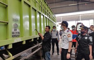 Pemotong truk ODOL di Cibitung, Jum'at (19/03).