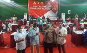 Sentar Vaksinasi Kawasan Industri GIIC di Deltamas Sport Center, Jum'at (13/08).