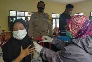 Gerai Vaksinasi di Desa Pasirranjir Kecamatan Cikarang Pusat.