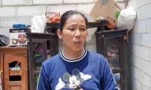 Korban angin puting beliung, Masuti (35) saat ditemui di kediamannya di Kampung Tambun Bohir, RT 21/12, Desa Buni Bakti, Kecamatan Babelan hancur, Rabu (16/02).