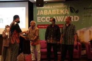Kegiatan sosialisasi dan workshop untuk pelaksanaan program Jababeka Eco Award, di President Executive Club, Kawasan Jababeka-Cikarang.