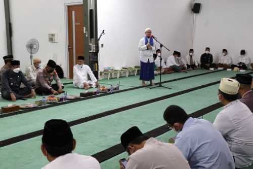 Peringatan Nuzulul Al-Quran 1443 Hijriah di Masjid Al Jihad, Desa Jayamukti, Kecamatan Cikarang Pusat, Selasa (19/04) petang.