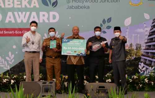 Acara pemberian penghargaan pemenang Jababeka Eco Award 2022, di Hollywood Junction Jababeka, Cikarang Utara, Selasa, (21/06).