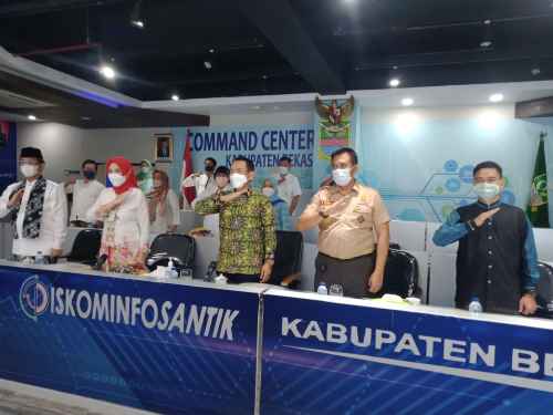 Acara Penghargaan Kota/Kabupaten Layak Anak Tahun 2022, secara virtual di Command Center Gedung Diskominfosantik, Komplek Pemkab Bekasi, Jumat (22/07) malam.