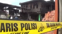 Peristiwa kebakaran ini terjadi di Kp Ceper RT 003 RW 002 Desa Sukasari Kecamatan Serang Baru. Seorang ibu dan dua anaknya meninggal dunia.