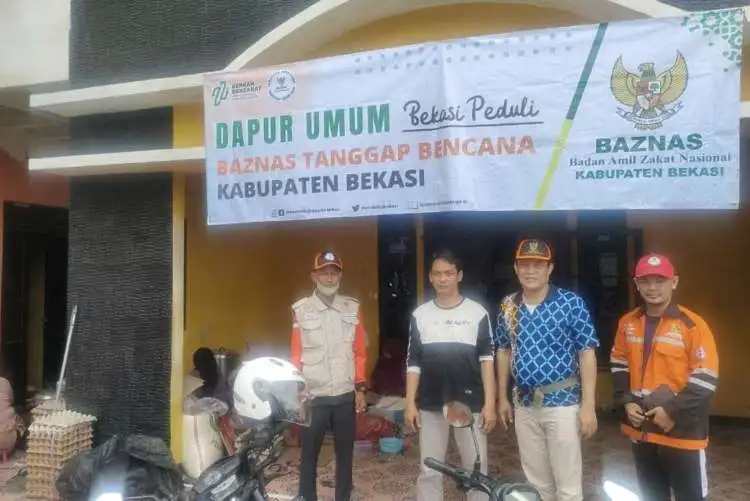 Baznas terus menyalurkan sembako untuk kebutuhan dapur umum di wilayah terdampak banjir di Kabupaten Bekasi.