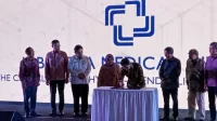 Menteri Kesehatan Republik Indonesia.Budi Gunadi Sadikin meresmikan Jababeka Medical City. Acara peresmian ditandai dengan penandatanganan prasasti, di Gedung Jababeka Medical City, Rabu (01/03).