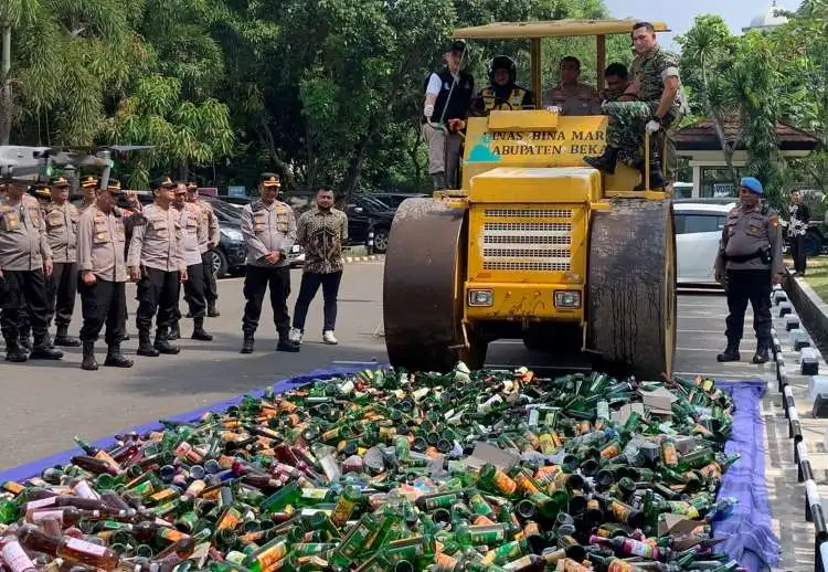 Dimusnahkannya ribuan botol dan obat analgetik ilegal jenis eximer dan tramadol diharapkan bisa berdampak pada menurunnya angka kriminalitas di Kabupaten Bekasi.