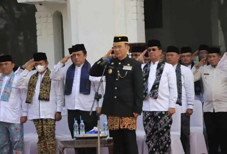 Pj Bupati Bekasi Dani Ramdan, memimpin upacara Hari Pendidikan Nasional (Hardiknas) tingkat Kabupaten Bekasi tahun 2023, dan Hari Otonomi Daerah XXVII, di Halaman Museum Gedung Juang Tambun Selatan, Selasa (02/05).