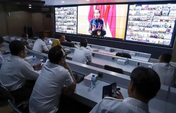 Presiden Jokowi saat memberikan sambutan di acara peresmian pembukaan rakornas pengawasan intern pemerintah tahun 2023, Jakarta, Rabu (14/06). Kegiatan ini turut diikuti kepala daerah se-Indonesia secara virtual.
