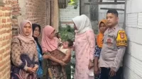 Bayi usia 7 bulan di Kecamatan Cabangbungin, Kabupaten Bekasi yang bernama Siti Raisya Rahayu mengalami obesitas dengan berat mencapai 15 kilogram. Saat ini, Raisya tengah dalam pengawasan Puskesmas dan dokter anak.