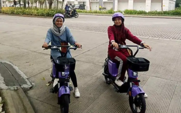 Sejak diuji coba bulan lalu di kawasan Kota Jababeka, Cikarang, Kabupaten Bekasi banyak pengguna baru sepeda listrik Beam Rover yang mendaftar setiap harinya.