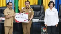 Dinilai berhasil menekan angka inflasi, Pemerintah Kabupaten Bekasi menerima penghargaan berupa insentif fiskal sebesar 10.015.718.000 rupiah dari Kementerian Dalam Negeri RI dan Kementerian Keuangan RI.