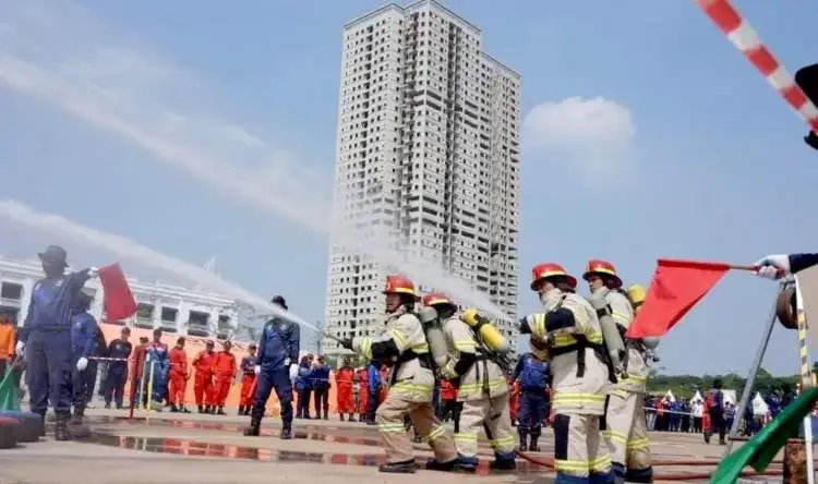 Dinas Pemadam Kebakaran (Damkar) menggelar 1st Bekasi Fire Fighter Challange Skill Competition 2023 di Cikarang Selatan, Kabupaten Bekasi sebagai ajang unjuk skill sekaligus mengasah keterampilan Keselamatan dan Kesehatan Kerja (K3) penanggulangan kebakaran di lingkungan perusahaan.