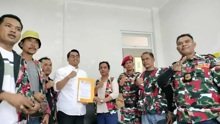 Langkah Kejaksaan Negeri (Kejari) Kabupaten Bekasi untuk mengusut dugaan kasus gratifikasi yang dilakukan oknum DPRD wilayah setempat terus mendapat dukungan dari berbagai pihak. Kali ini dukungan datang dari ormas Laskar Merah Putih (LMP)