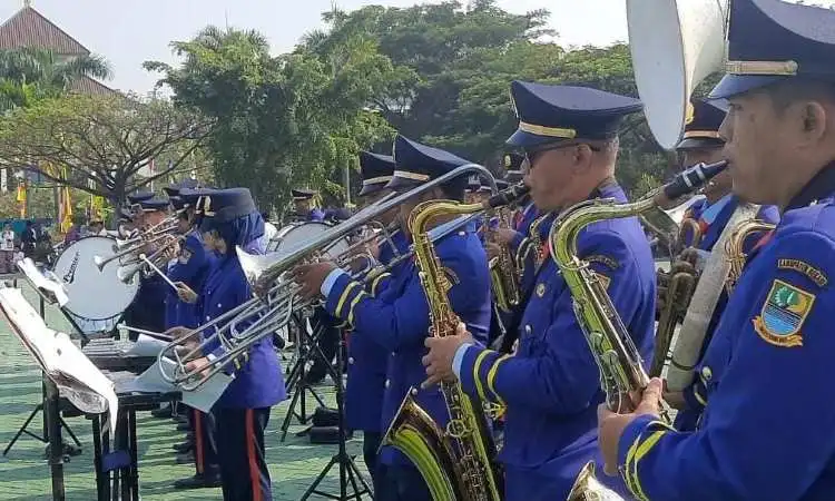 Penampilan Korps Musik Kabupaten Bekasi pada puncak peringatan Hari Jadi Kabupaten Bekasi ke-73