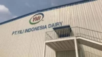 Pj Bupati Dani Ramdan mengapresiasi komitmen pabrik es krim asal Tiongkok di Kabupaten Bekasi, PT Yili Dairy Indonesia dalam membantu penyerapan tenaga kerja lokal dan wisata industri.