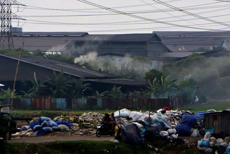Ada Banyak Pabrik, Kualitas Udara di Kabupaten Bekasi Diklaim Masih Aman