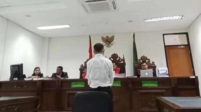 Pelaku pembunuhan dan mutilasi di Kabupaten Bekasi terhadap korban bernama Angela Hindriati yaitu Ecky Listiantho (38) dijatuhi hukuman seumur hidup. Vonis hukuman seumur hidup ini dijatuhkan majelis hakim Pengadilan Negeri Cikarang, Senin (18/09).
