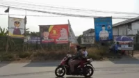 Kabupaten Bekasi sudah disesaki alat peraga sosialisasi (APS) peserta Pemilu 2024.  Dalam waktu dekat, alat peraga tersebut akan ditertibkan Satpol PP Kabupaten Bekasi.