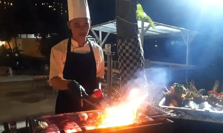 Hotel Sahid Jaya Lippo Cikarang menghadirkan program food and beverage baru yakni Asian BBQ Night setiap Jum'at malam dengan venue tepi kolam renang (pool side) di ruang terbuka.