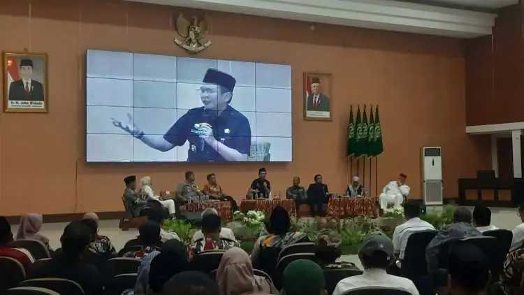 Silaturahmi Forkopimda Kabupaten Bekasi dengan Ormas, LSM dan OKP Kabupaten Bekasi di Gedung Swantarta Wibawamukti, Selasa (24/10).