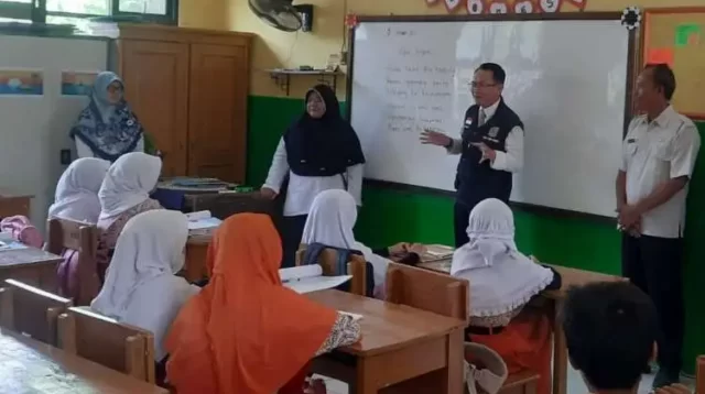 Pj Bupati Bekasi Dani Ramdan mengintruksikan Tim Pencegahan dan Penanggulangan Kekerasan (TP2K) yang berisi Kepala Sekolah beserta para guru agar lebih intensif dalam mencegah adanya tindakan-tindakan perundungan atau bullying di satuan pendidikan.