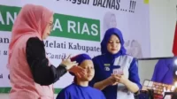 Pelatihan Tata Rias Kecantikan yang digagas Baznas Kabupaten Bekasi bersama HARPI Melati menjadi salah satu upaya Pemerintah Daerah mengurangi angka pengangguran di wilayahnya.