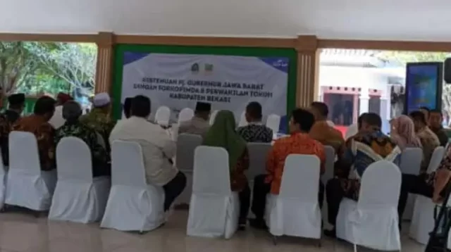 Seluruh jajaran Forkopimda, SKPD, tokoh agama dan tokoh masyarakat Kabupaten Bekasi sudah tiba di Pendopo Gedung Bupati sejak pukul 12.00 WIB untuk menyambut kedatangannya Pj Gubernur Jabar Bey Machmudin, Kamis (05/10).