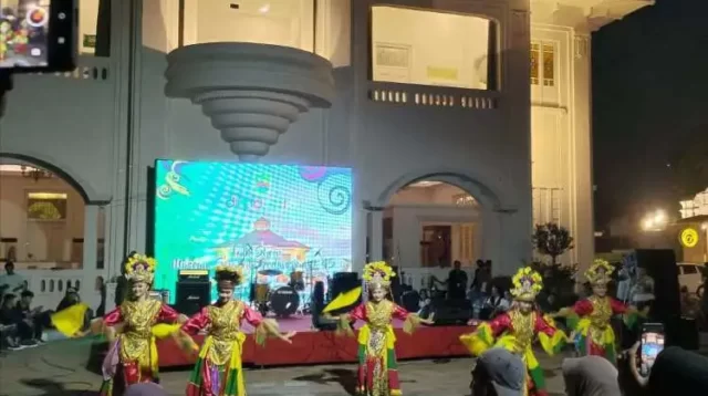 Selain menjadi museum digital, Gedung Juang 45 juga menjadi wadah bagi para milenial Kabupaten Bekasi untuk mengekpresikan kreativitas seni dan budaya.