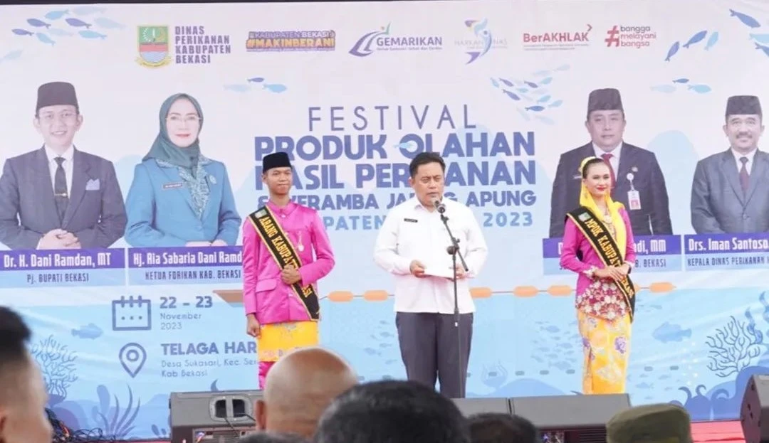 Pemerintah Kabupaten Bekasi menggelar Festival Produk Olahan Hasil Perikanan dan Keramba Jaring Apung di Sukasari, Serang Baru.