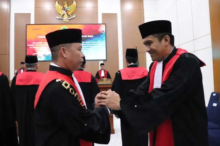 Hendri Agustian resmi menjabat sebagai Ketua Pengadilan Negeri (PN) Cikarang, menggantikan Eddy Daulatta Sembiring.