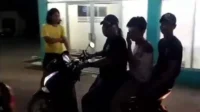 Seorang remaja anggota geng motor diamankan  usai komplotannya menggelar konvoi sambil menenteng senjata tajam di Keluarahan Setia Asih, Kecamatan Tarumajaya