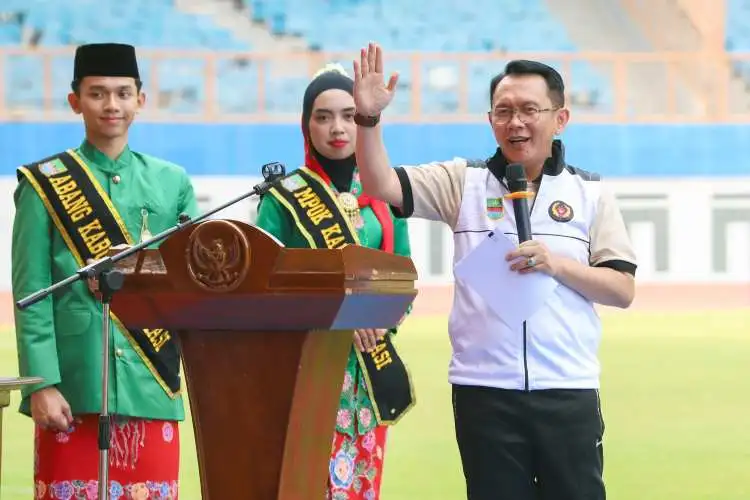 Pj Bupati Bekasi Dani Ramdan membuka secara resmi Pekan Olahraga Kabupaten (Porkab) Bekasi tahun 2023, di Stadion  Wibawamukti, Cikarang Timur pada Rabu (11/10) pagi.