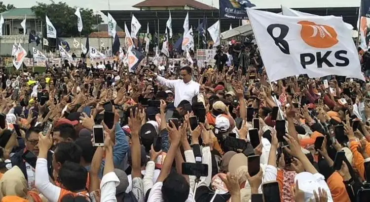 Calon Presiden Anies Baswedan melakukan kampanye akbar di Stadion Mini Cikarang, Kabupaten Bekasi, Senin (22/01) pagi.